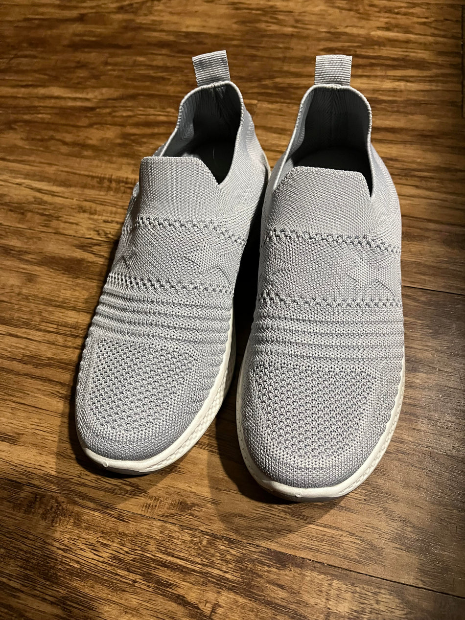 SIP Sport Womens Size  7 Slip on Shoe-Dealsa.com